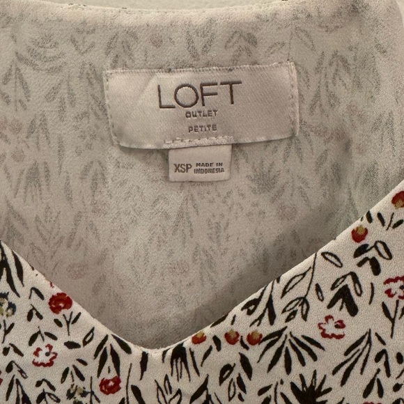 LOFT Dress Tank Top in Floral Pattern 🤍 🌹 - Picture 2 of 4